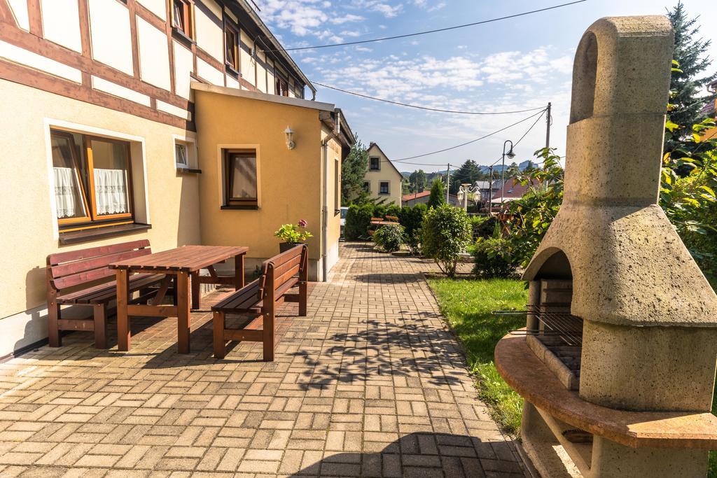 Ferienhaus Rosalie Altendorf  エクステリア 写真
